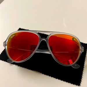 Ray-Ban Mirrored Sunglasses